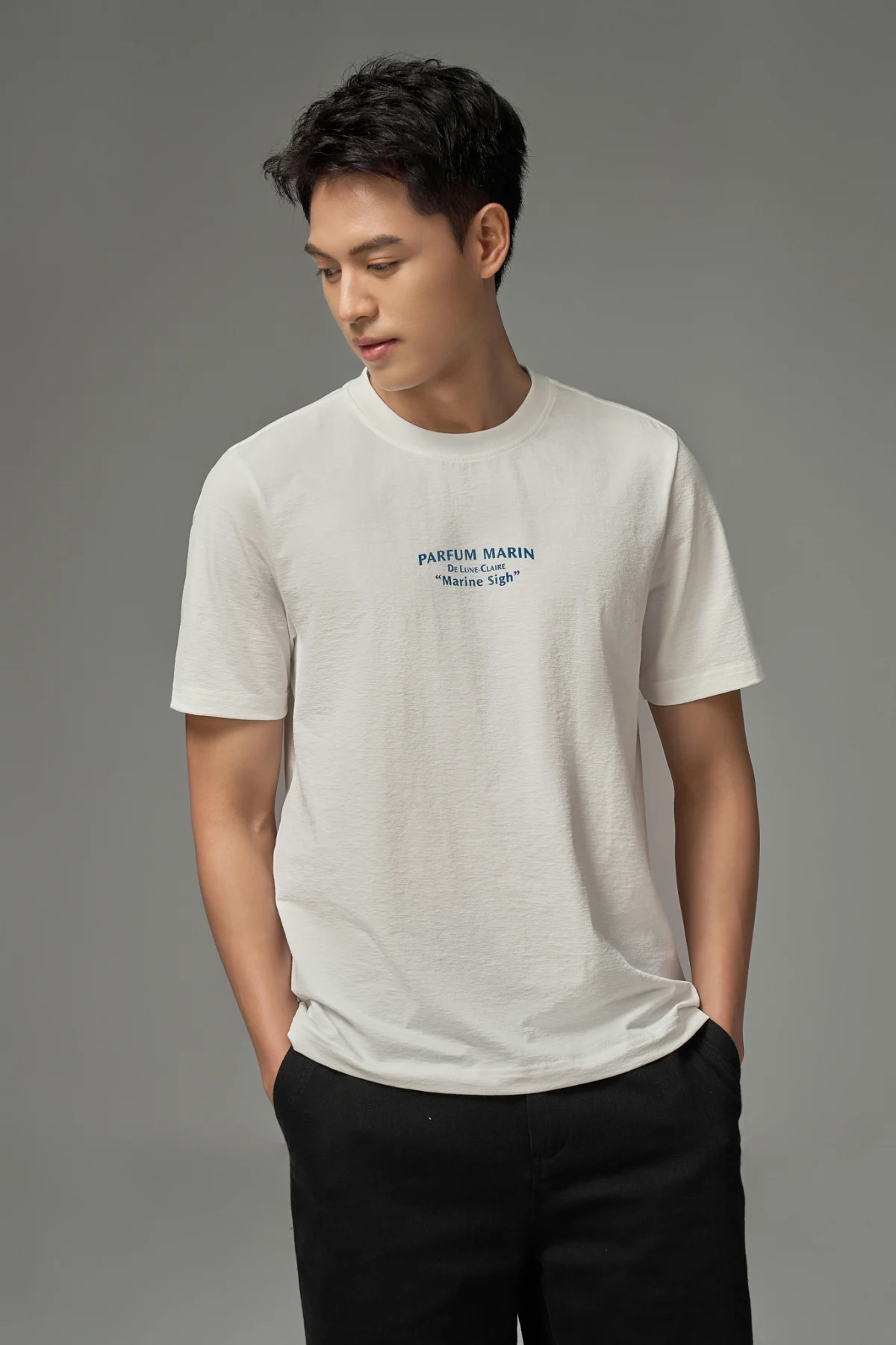 Ao-Phong-Co-Tron-Ket-Hop-Hinh-In-Nho-Regular-1432-3-v1774325084