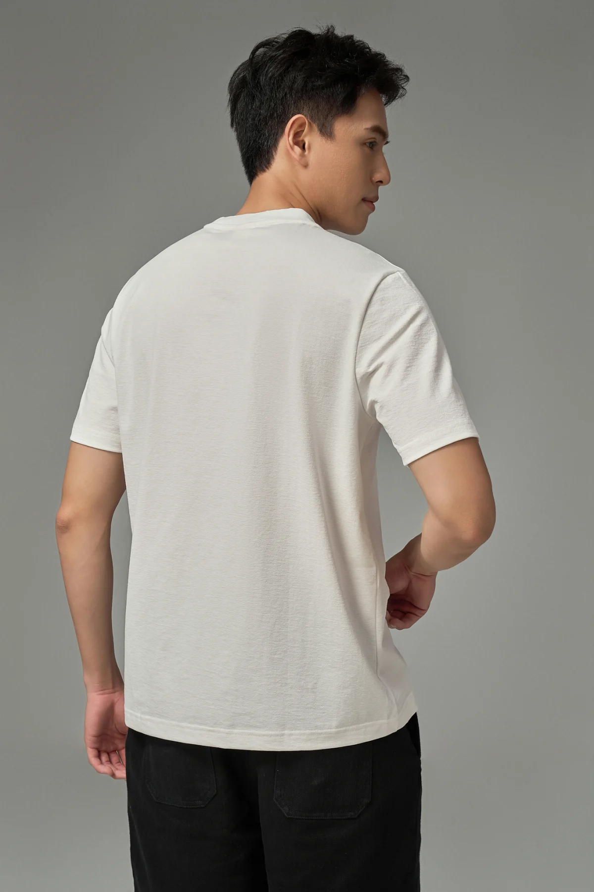 Ao-Phong-Co-Tron-Ket-Hop-Hinh-In-Nho-Regular-1432-5-v1774325086