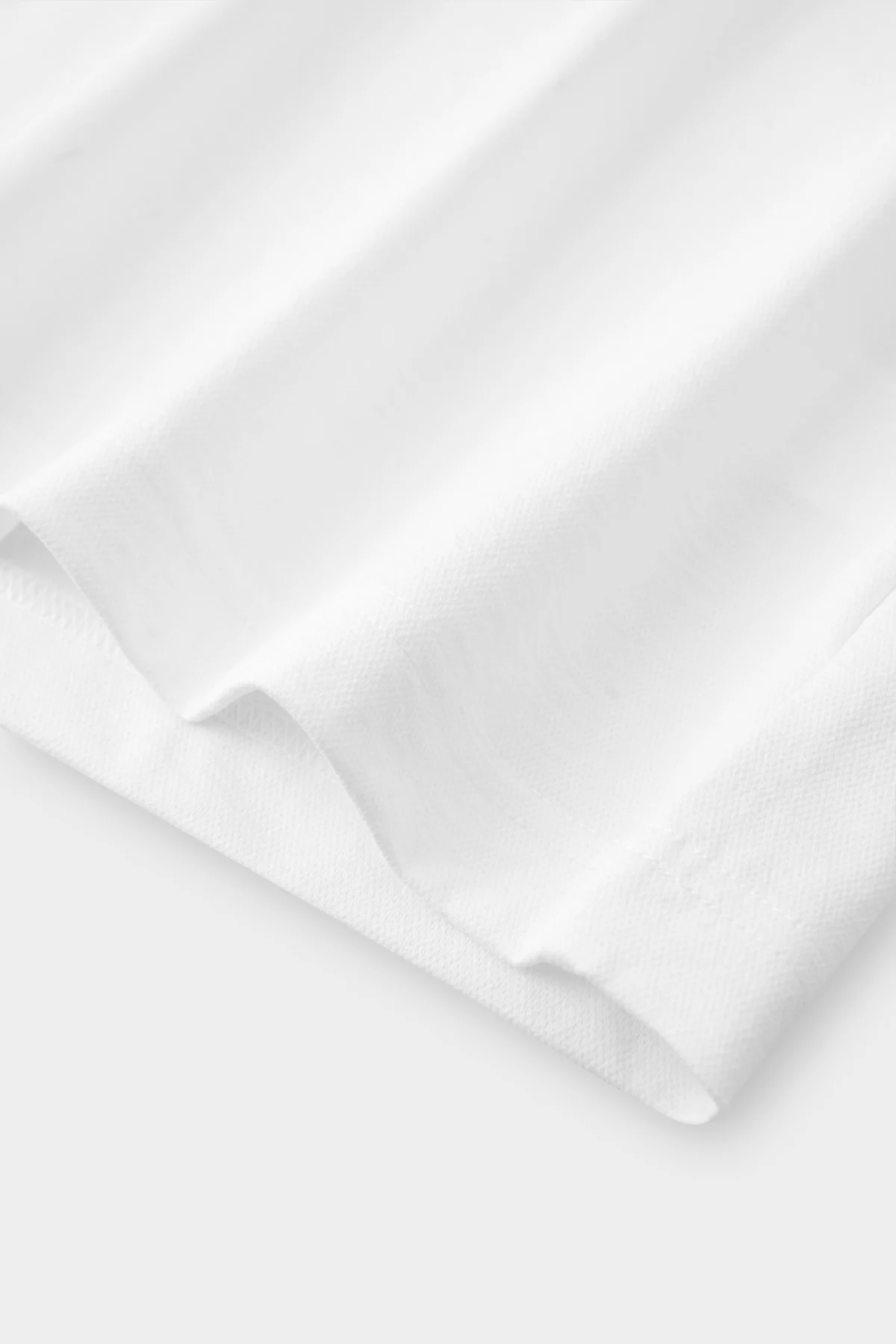 Ao-Phong-Co-Tron-Ket-Hop-Hinh-In-Nho-Regular-1432-9-v1774402137