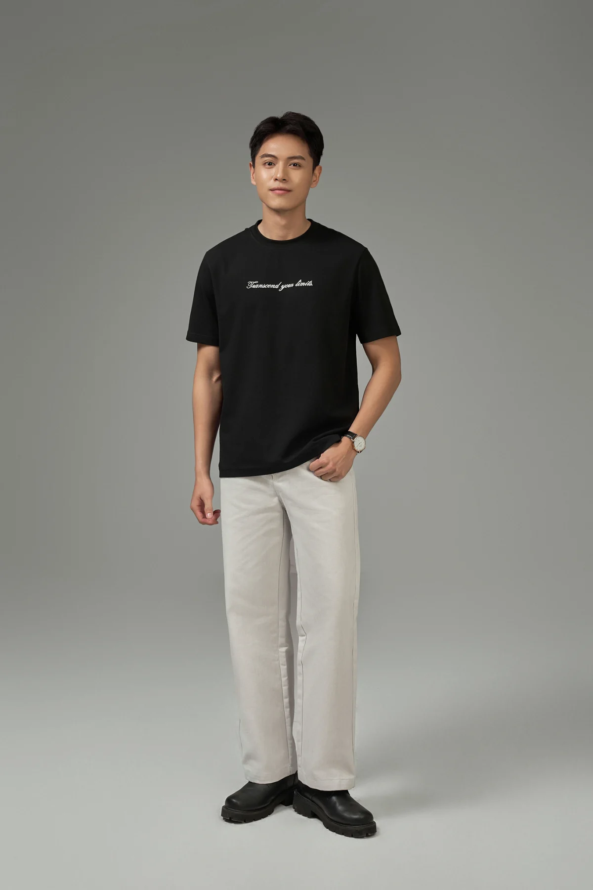 Ao-Phong-Co-Tron-Ket-Hop-Hinh-Theu-Classic-1474-1-v1774327545