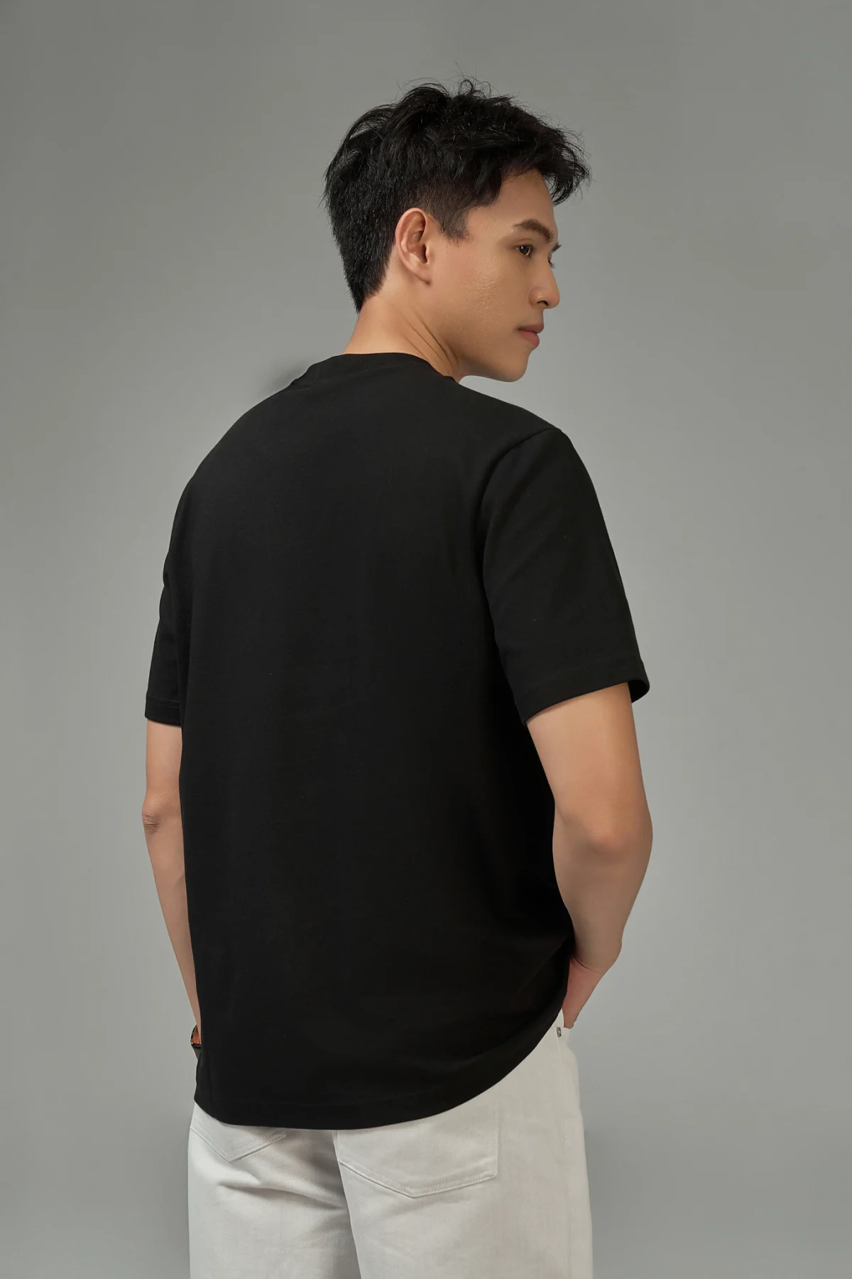 Ao-Phong-Co-Tron-Ket-Hop-Hinh-Theu-Classic-1474-6-v1774327550