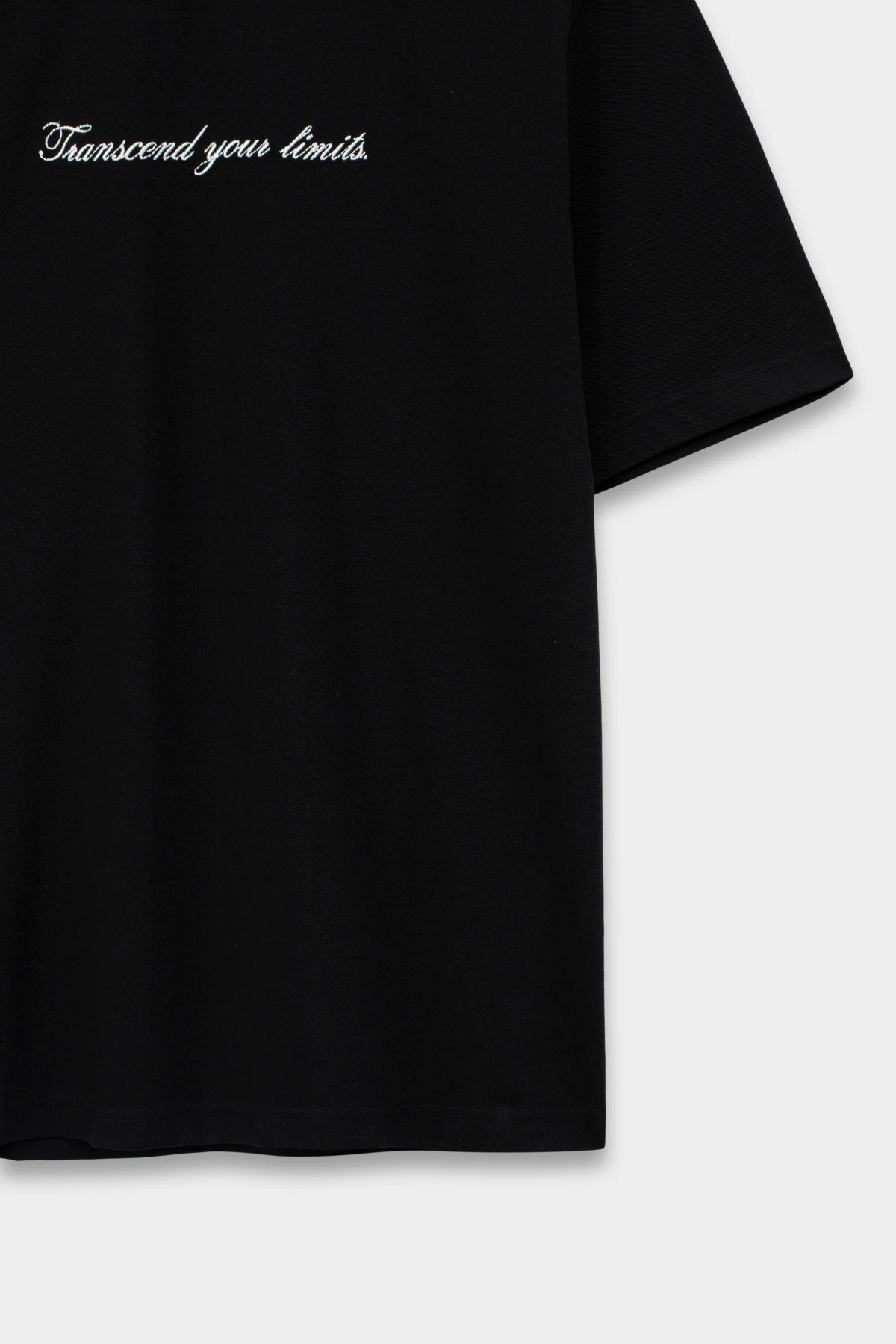 Ao-Phong-Co-Tron-Ket-Hop-Hinh-Theu-Classic-1474-8-v1774402981